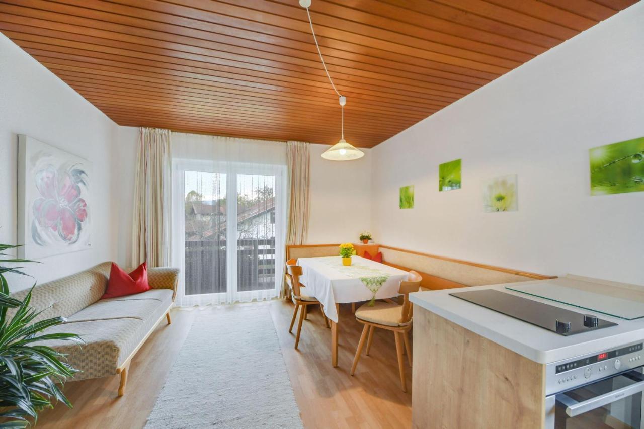 Ferienwohnung Wennesz 1 Chieming Exterior photo